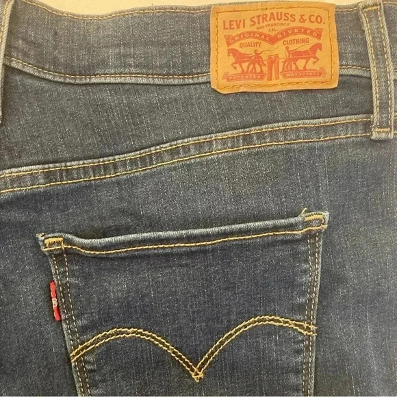 LEVI’S high rise super skinny size  31 distressed​ - Picture 3 of 4